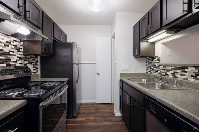 6808 S I-35 Frontage RD 175, Austin, TX 78745