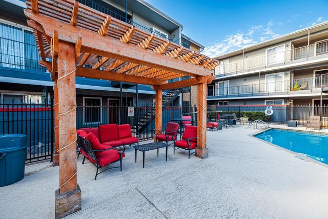 6808 S I-35 Frontage RD 175, Austin, TX 78745