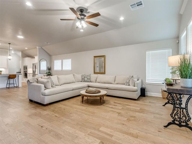 408 Tralee Lane, Yukon, OK 73099