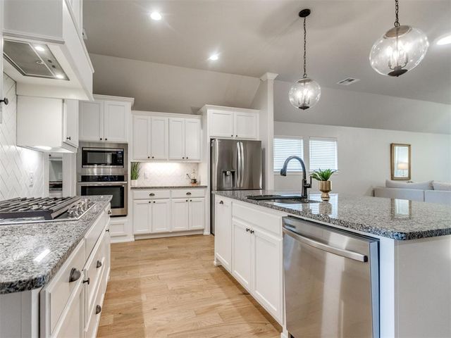 408 Tralee Lane, Yukon, OK 73099