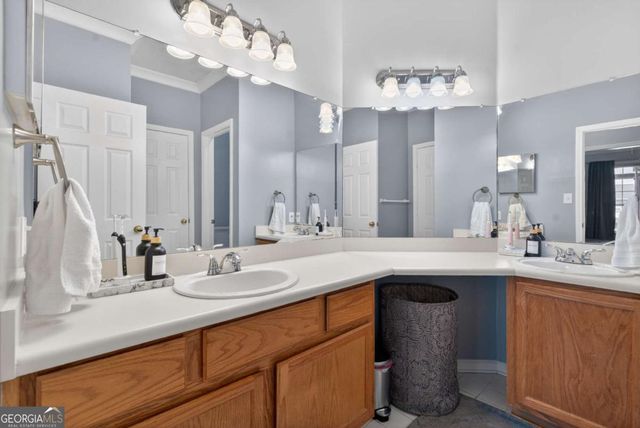 105 Vinings Forest Circle SE, Smyrna, GA 30080