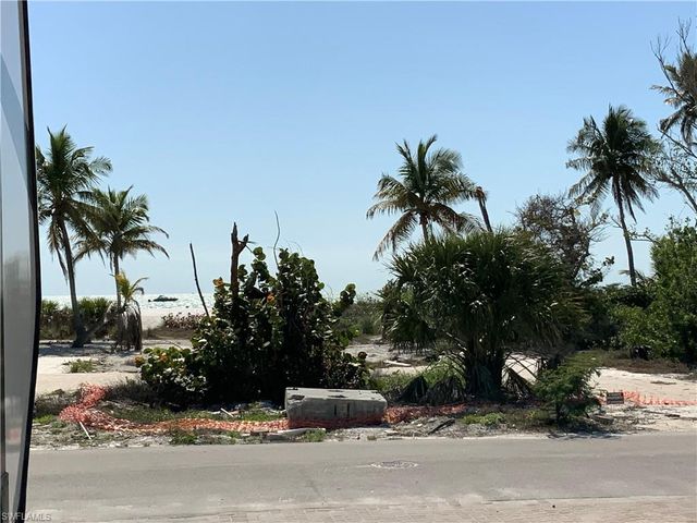 6041 Gulf RD, Fort Myers Beach, FL 33931