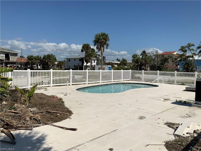 6041 Gulf RD, Fort Myers Beach, FL 33931