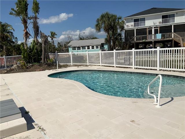 6041 Gulf RD, Fort Myers Beach, FL 33931