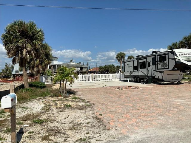 6041 Gulf RD, Fort Myers Beach, FL 33931