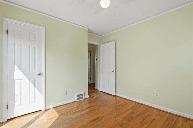 2950 Mckinley Street, Dearborn, MI 48124