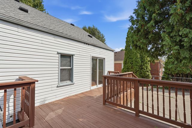 2950 Mckinley Street, Dearborn, MI 48124