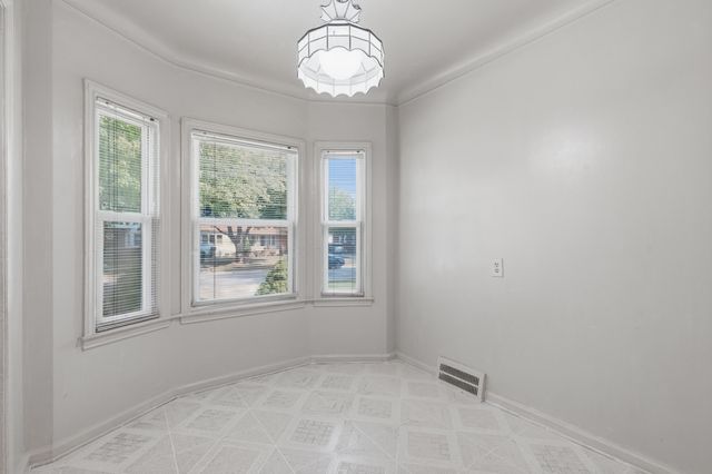 2950 Mckinley Street, Dearborn, MI 48124