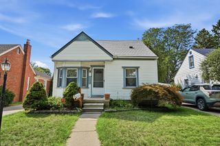 2950 Mckinley Street, Dearborn, MI 48124