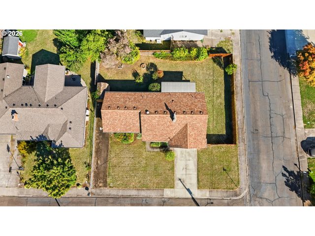 2608 Ne IRVINE St, Mc Minnville, OR 97128