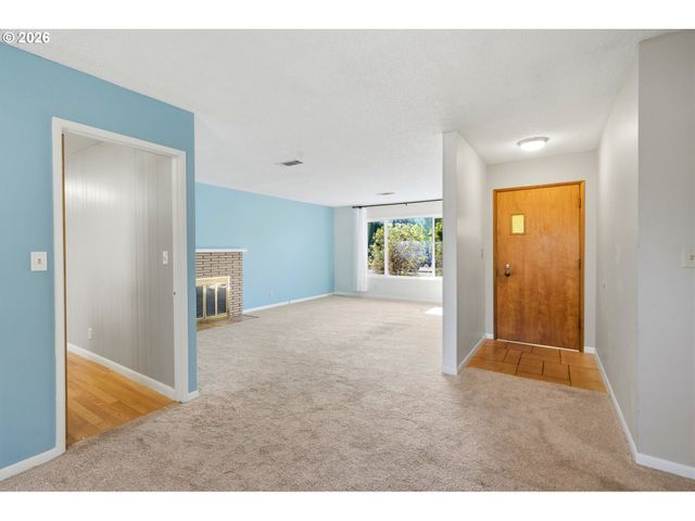 2608 Ne IRVINE St, Mc Minnville, OR 97128