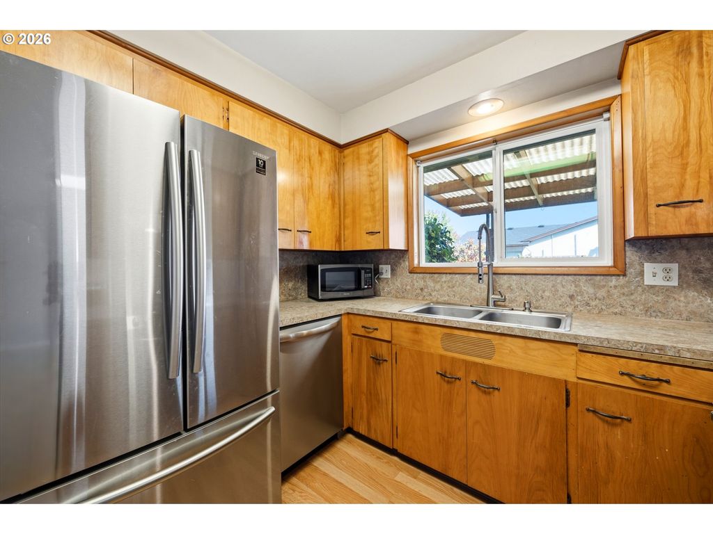 Image 15 of property listing at 2608 Ne IRVINE St, Mc Minnville, OR 97128