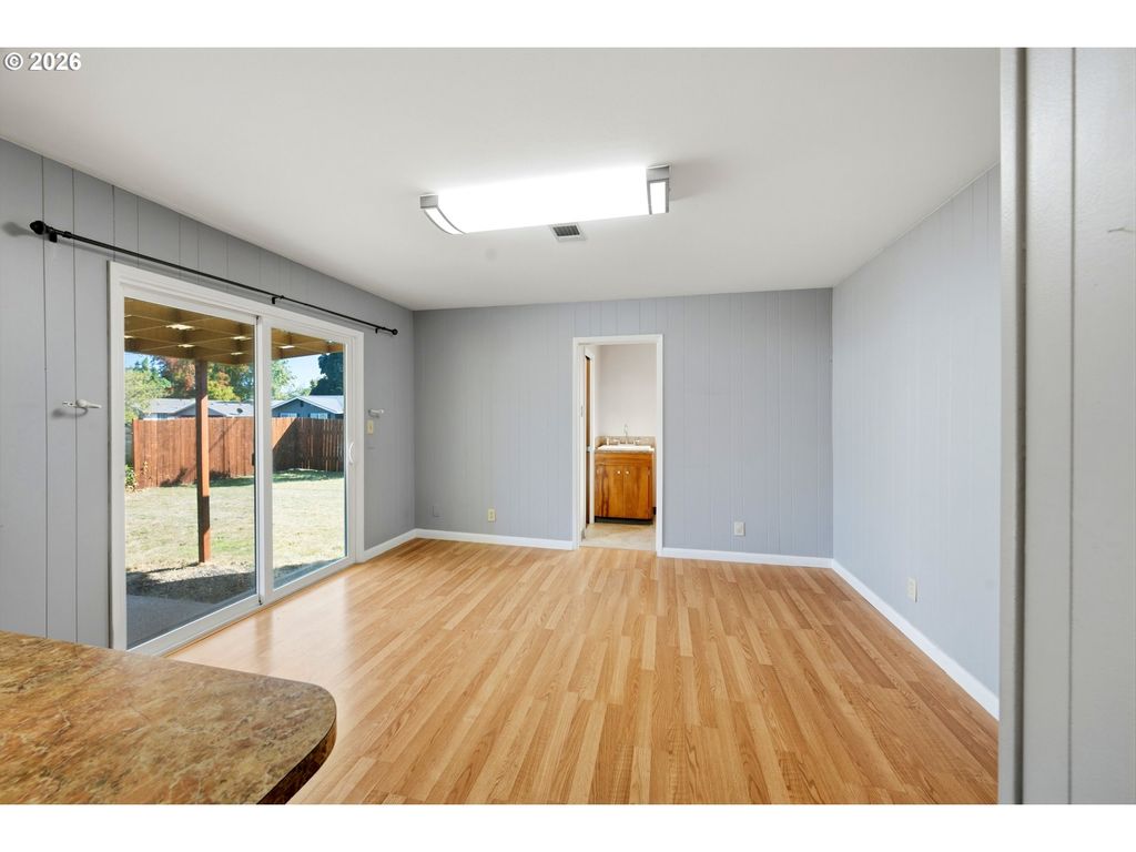 Image 17 of property listing at 2608 Ne IRVINE St, Mc Minnville, OR 97128