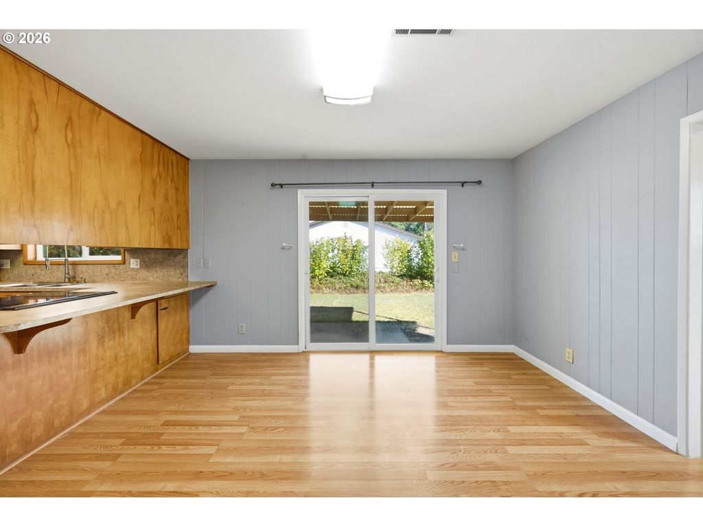 Image 18 of property listing at 2608 Ne IRVINE St, Mc Minnville, OR 97128