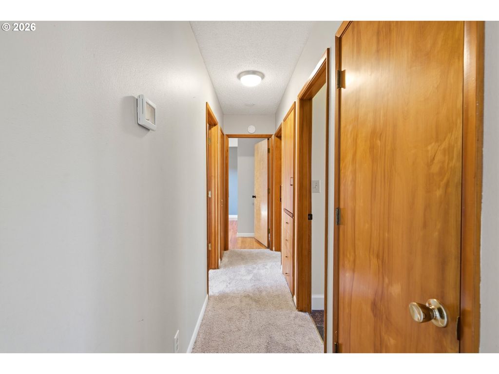Image 20 of property listing at 2608 Ne IRVINE St, Mc Minnville, OR 97128