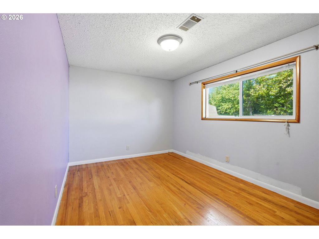 Image 23 of property listing at 2608 Ne IRVINE St, Mc Minnville, OR 97128