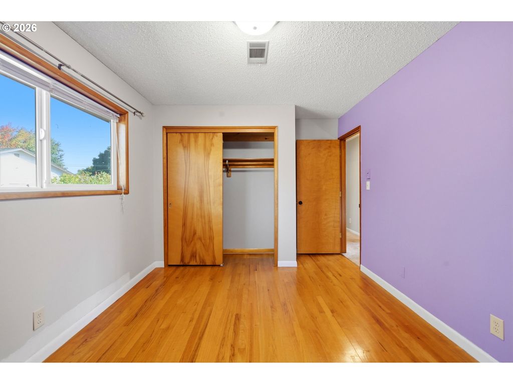 Image 24 of property listing at 2608 Ne IRVINE St, Mc Minnville, OR 97128