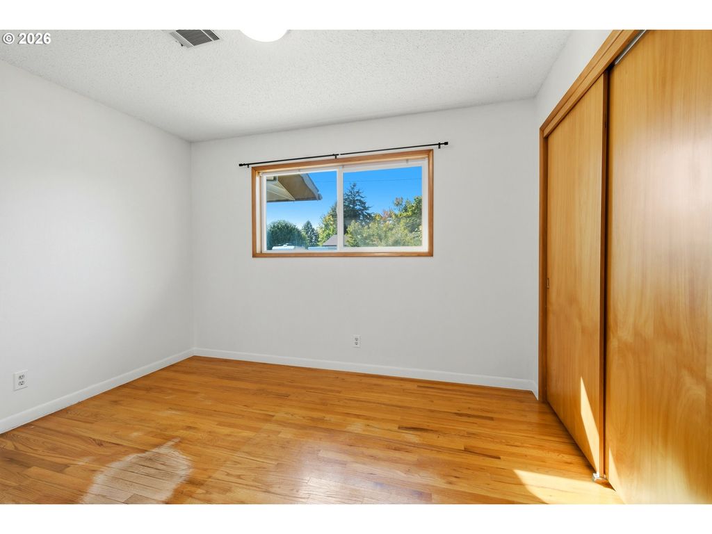 Image 26 of property listing at 2608 Ne IRVINE St, Mc Minnville, OR 97128