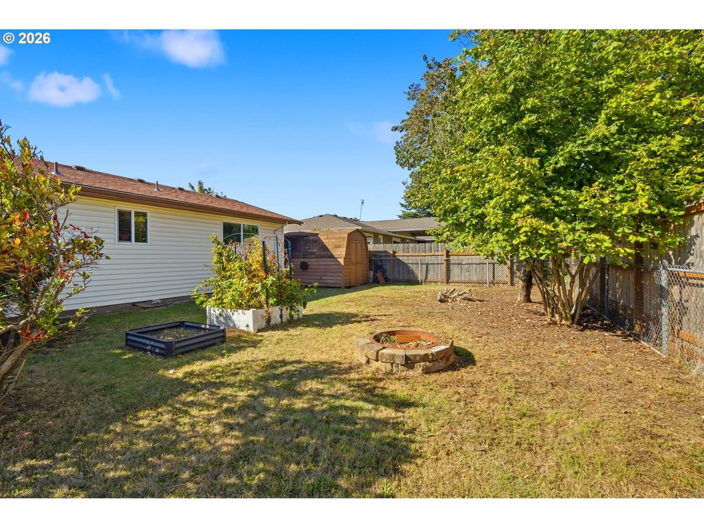 Image 34 of property listing at 2608 Ne IRVINE St, Mc Minnville, OR 97128