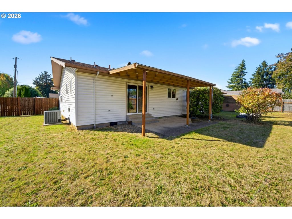 Image 35 of property listing at 2608 Ne IRVINE St, Mc Minnville, OR 97128