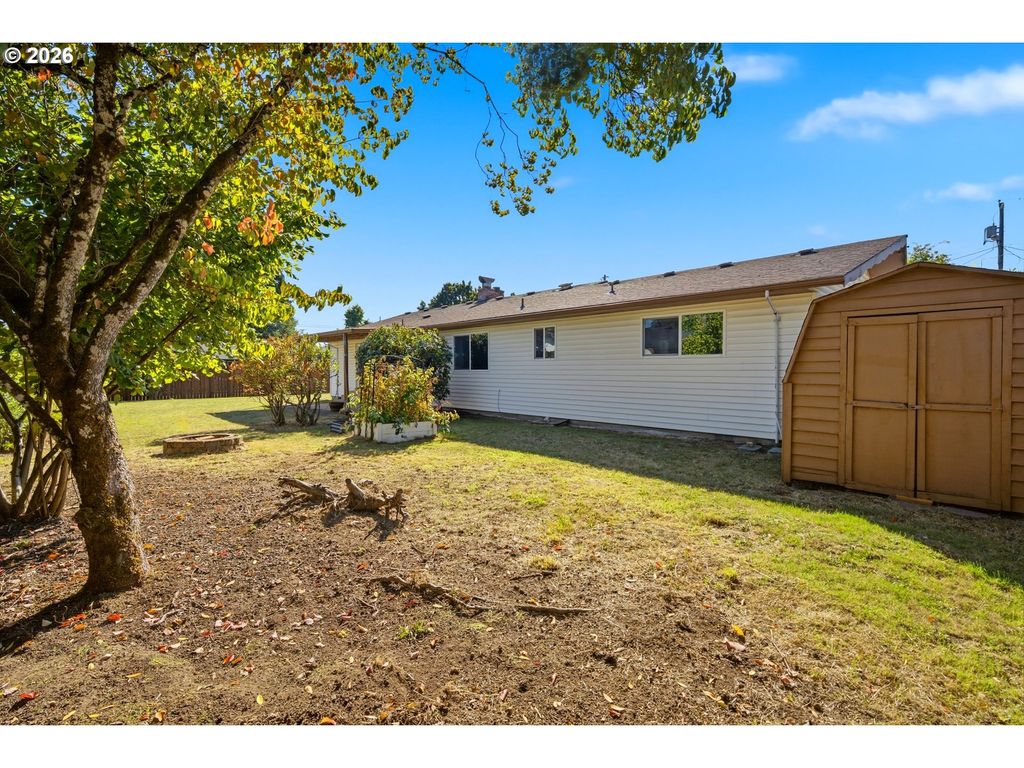 Image 36 of property listing at 2608 Ne IRVINE St, Mc Minnville, OR 97128