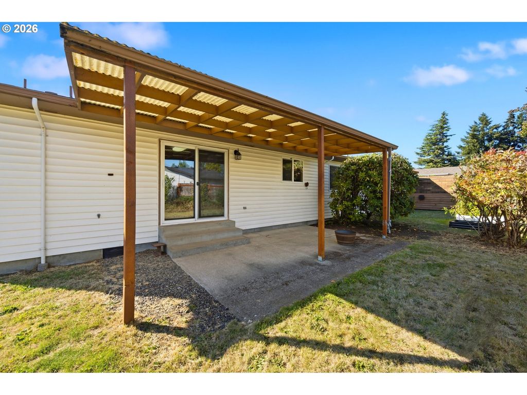 Image 37 of property listing at 2608 Ne IRVINE St, Mc Minnville, OR 97128