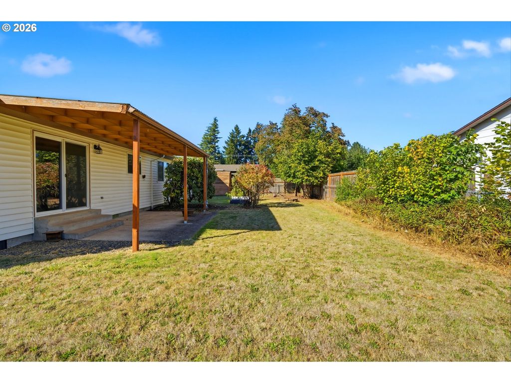 Image 38 of property listing at 2608 Ne IRVINE St, Mc Minnville, OR 97128