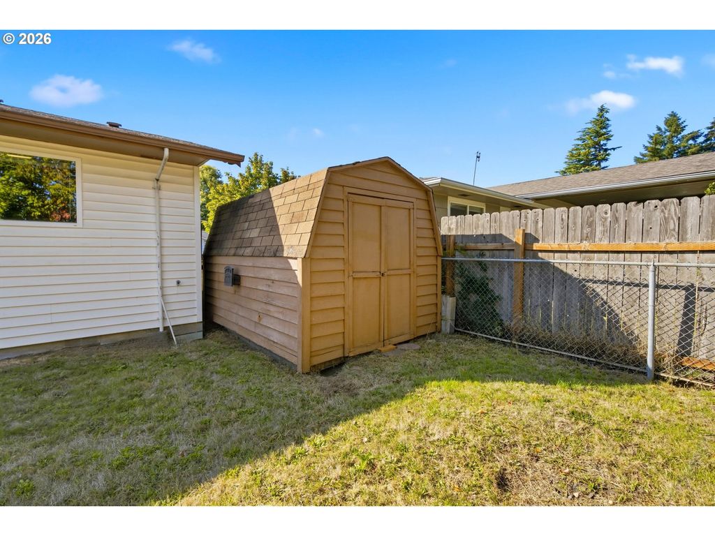 Image 40 of property listing at 2608 Ne IRVINE St, Mc Minnville, OR 97128