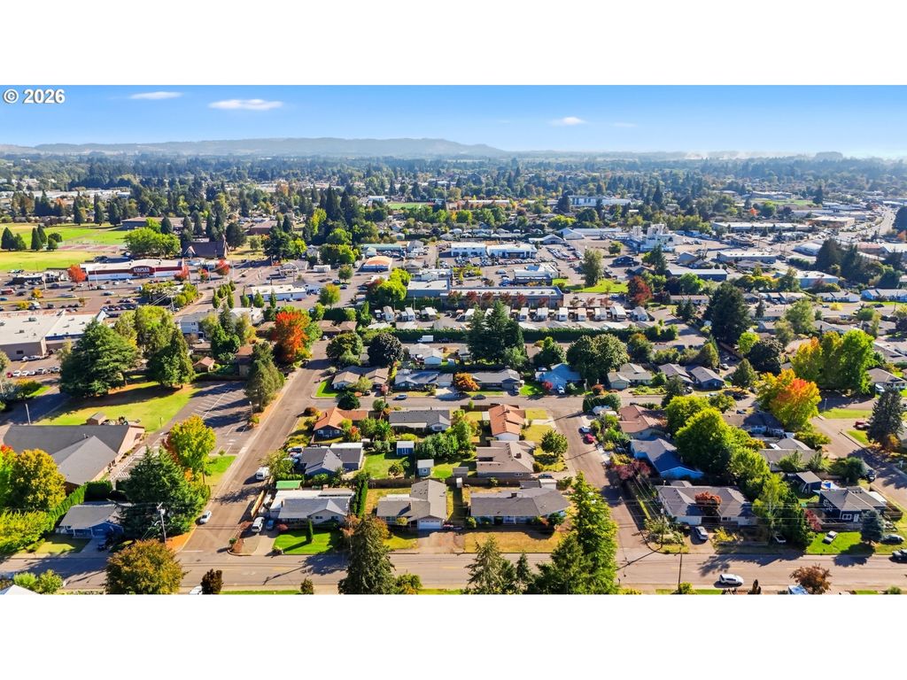 Image 42 of property listing at 2608 Ne IRVINE St, Mc Minnville, OR 97128