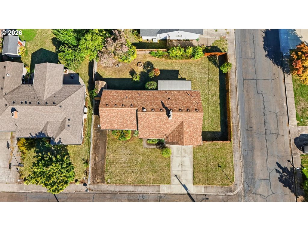 Image 5 of property listing at 2608 Ne IRVINE St, Mc Minnville, OR 97128