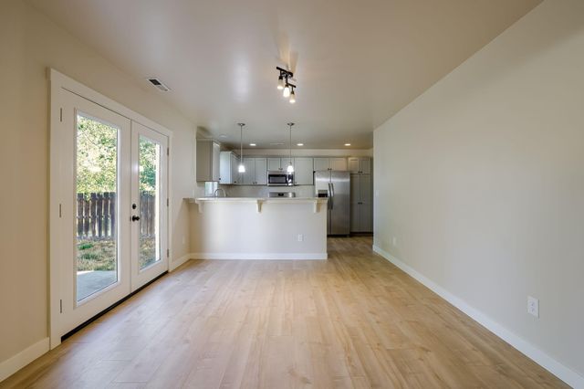 3425 SW Juniper Avenue, Redmond, OR 97756