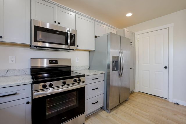 3425 SW Juniper Avenue, Redmond, OR 97756