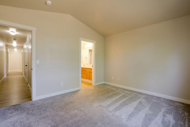 3425 SW Juniper Avenue, Redmond, OR 97756