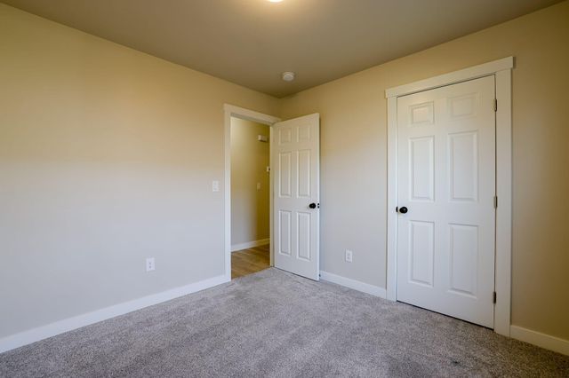 3425 SW Juniper Avenue, Redmond, OR 97756