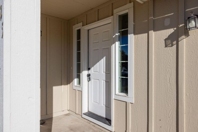 3425 SW Juniper Avenue, Redmond, OR 97756