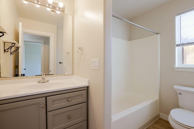 3425 SW Juniper Avenue, Redmond, OR 97756