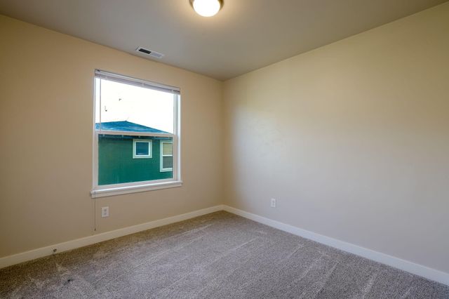 3425 SW Juniper Avenue, Redmond, OR 97756
