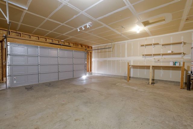 3425 SW Juniper Avenue, Redmond, OR 97756