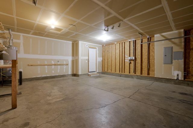 3425 SW Juniper Avenue, Redmond, OR 97756
