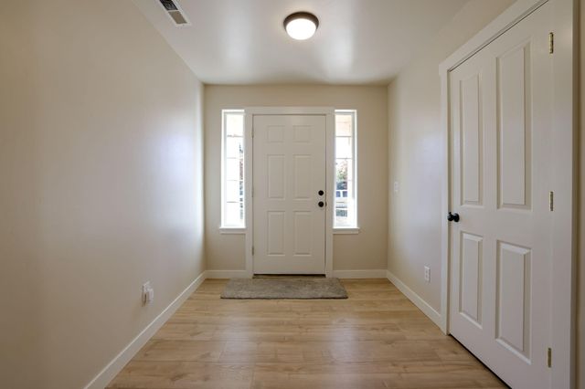 3425 SW Juniper Avenue, Redmond, OR 97756