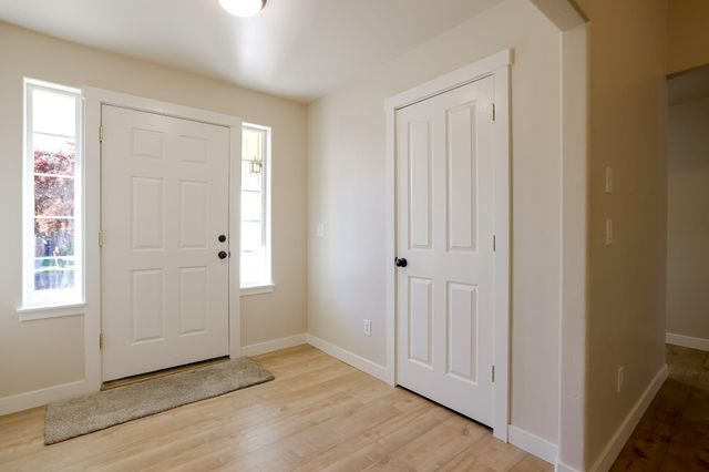3425 SW Juniper Avenue, Redmond, OR 97756