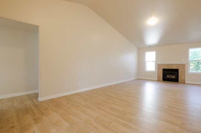 3425 SW Juniper Avenue, Redmond, OR 97756