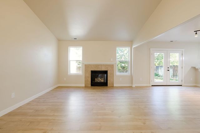 3425 SW Juniper Avenue, Redmond, OR 97756
