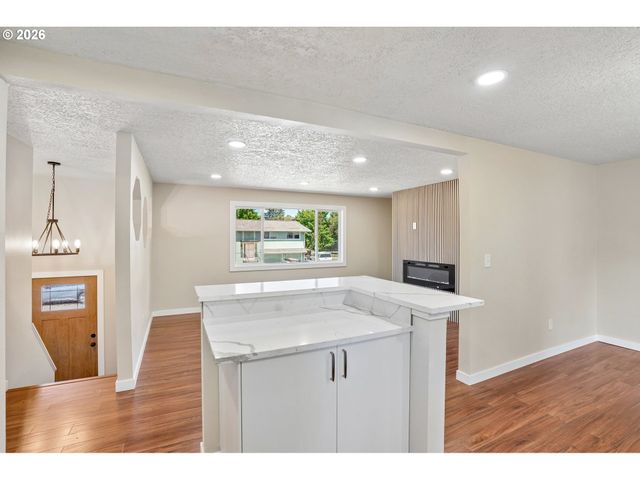 19139 BEDFORD Dr, Oregon City, OR 97045