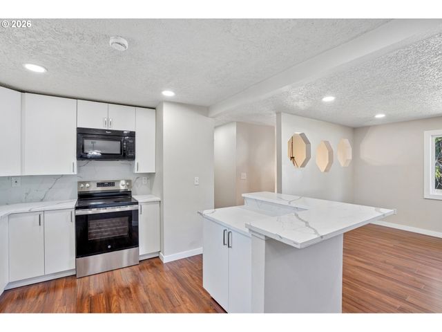 19139 BEDFORD Dr, Oregon City, OR 97045