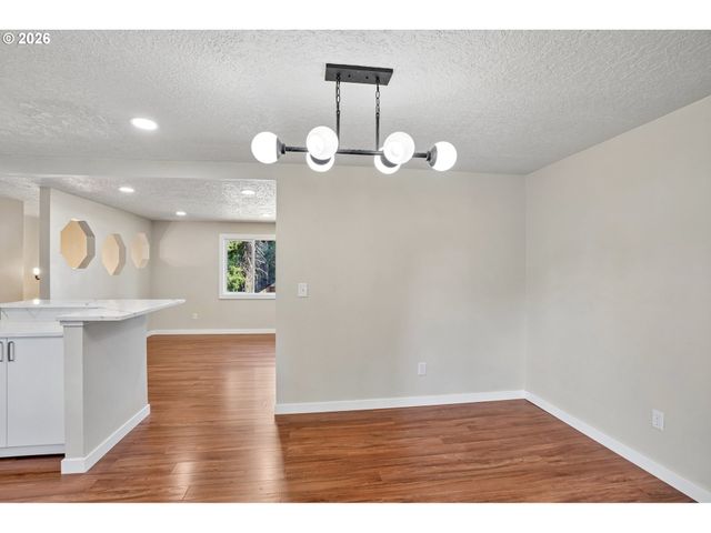 19139 BEDFORD Dr, Oregon City, OR 97045