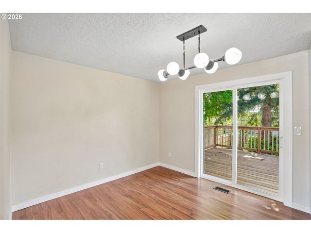 19139 BEDFORD Dr, Oregon City, OR 97045