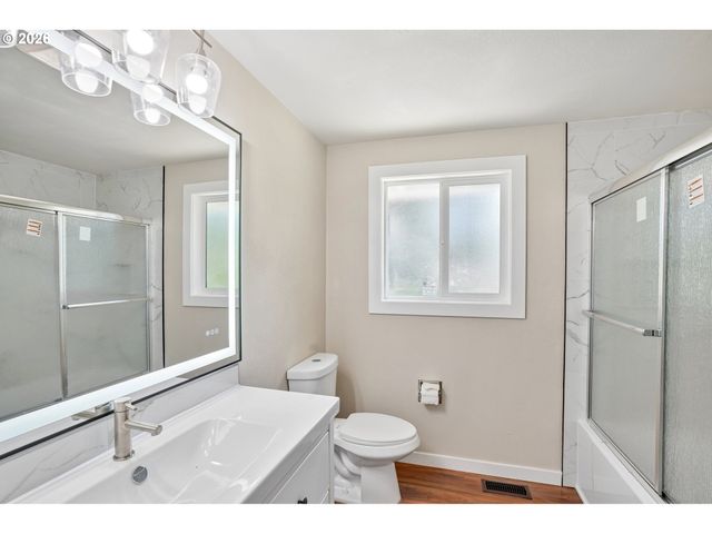 19139 BEDFORD Dr, Oregon City, OR 97045