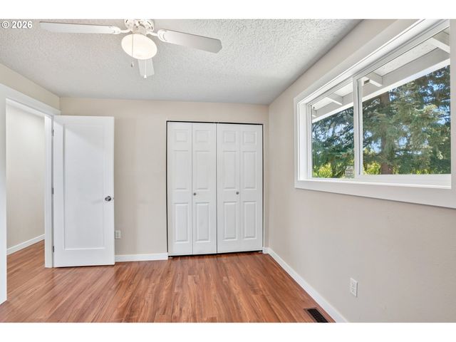 19139 BEDFORD Dr, Oregon City, OR 97045