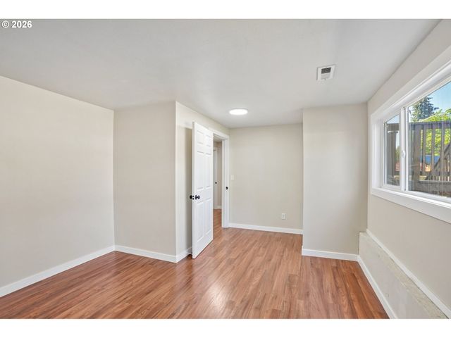 19139 BEDFORD Dr, Oregon City, OR 97045